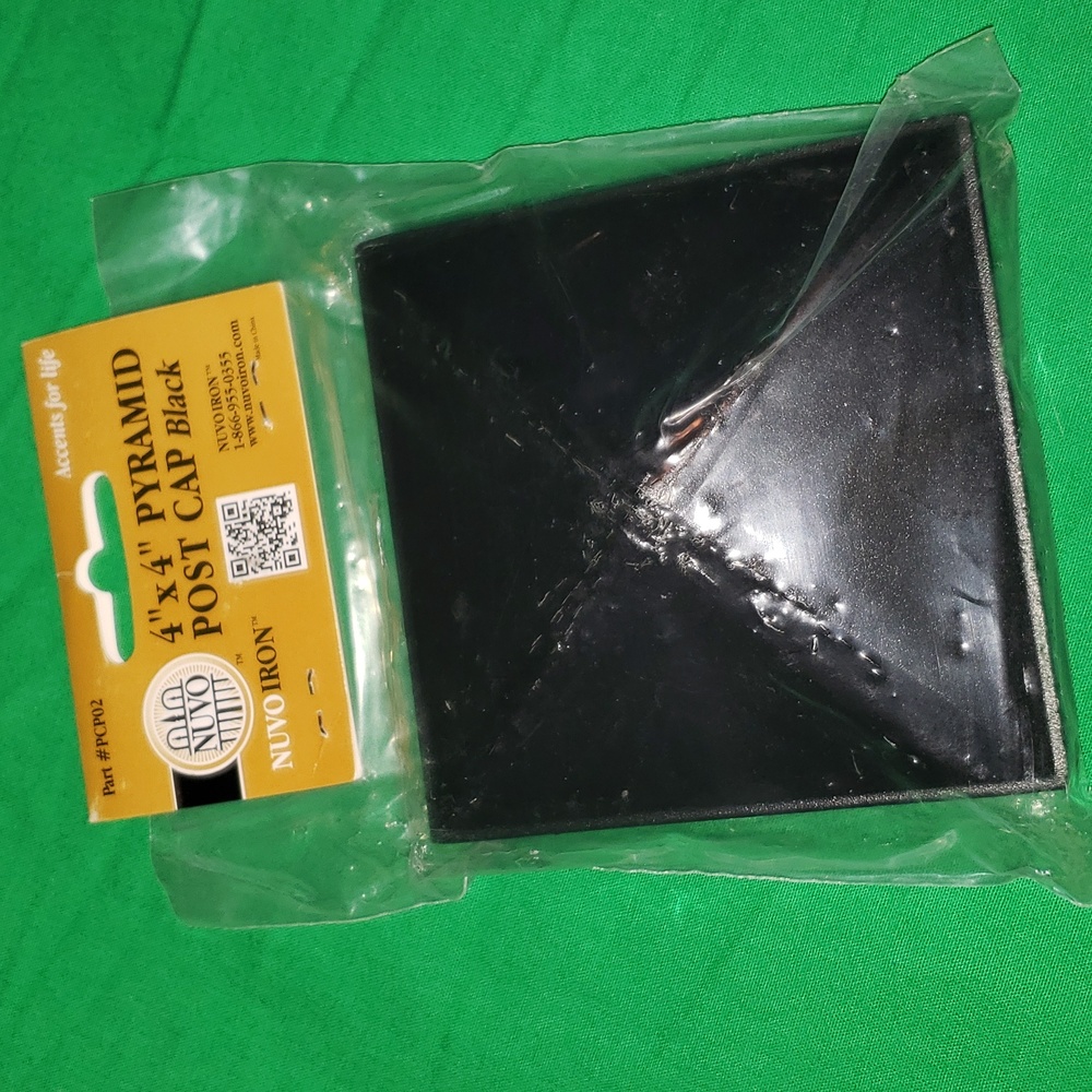 Nuvo Iron 4'x4 Pyramid Post Cap Black New